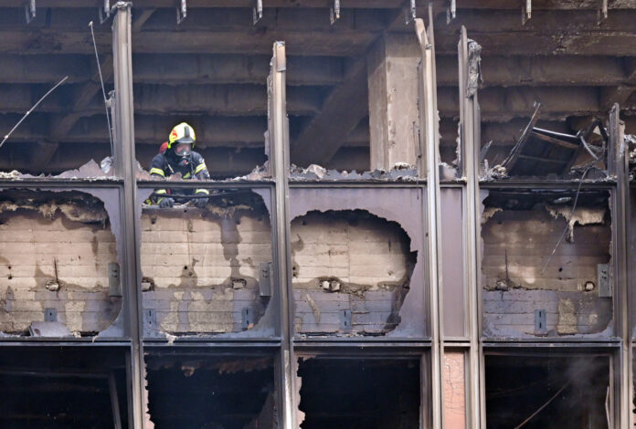 Zagreb, 18.11.2025 - Zgrada legendarnog Vjesnikova nebodera nakon velikog pozara
