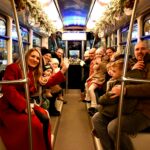 Zagrepčani sa zanimanjem gledali što se događa u božićnom tramvaju: Oglasio se i direktor ZET-a
