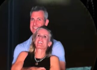 Njihova je snimka obišla cijeli svijet: Oglasila se žena koja je snimljena u zagrljaju šefa