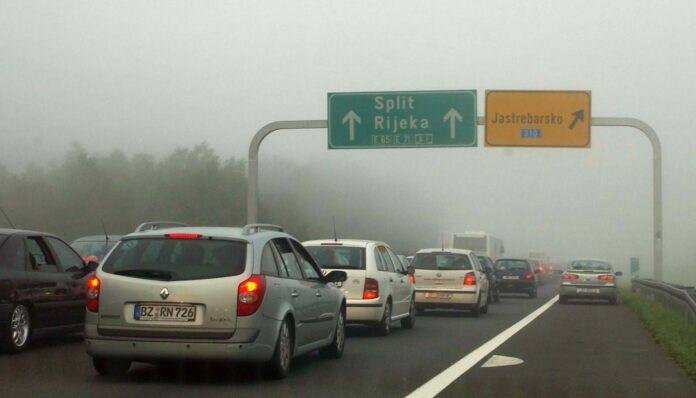 autocesta_MAGLA2407-desk