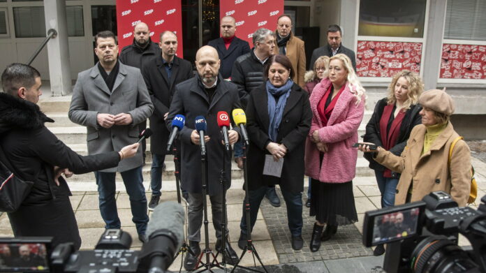 Zagreb, 14.12.2025 - Saborski zastupnici SDP-a obratili se medijima na temu Zakona o gradnji koji je u ponedjeljak na glasanju u Hrvatskom saboru